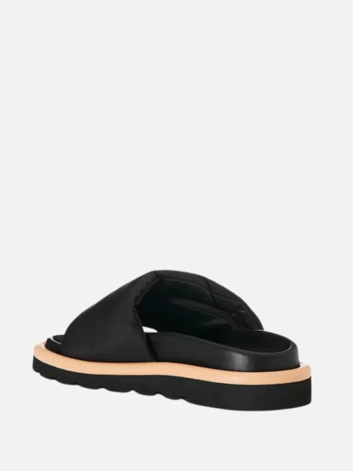 Saige - Black