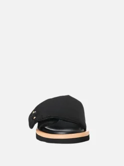 Saige - Black